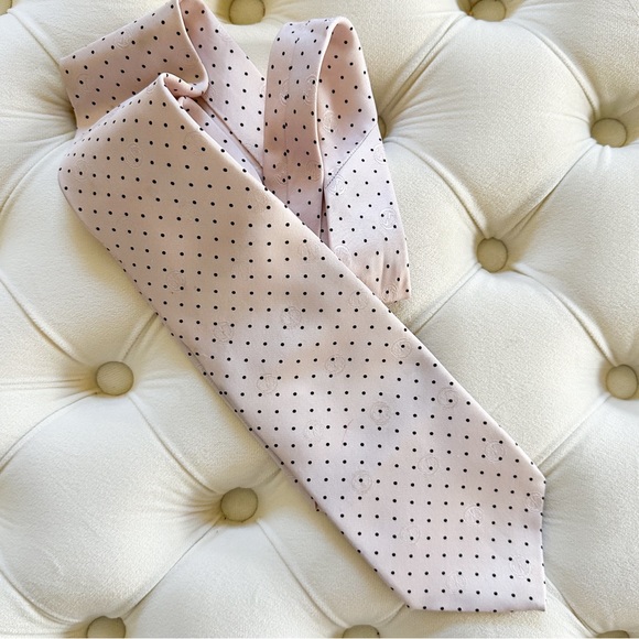 Gucci Other - GUCCI men’s light pink black dot silk tie